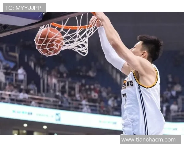 高诗岩的篮球之路:从青涩少年到CBA明星的成长历程与心路历程