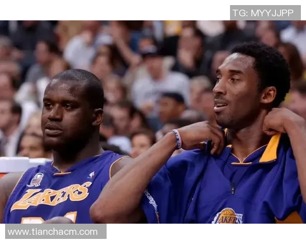 德雷蒙德格林与科比的对决回顾与篮球智慧的碰撞分析